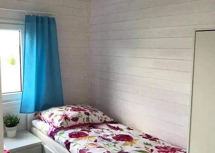 Letniskowe Wczasowa 30 別荘 *